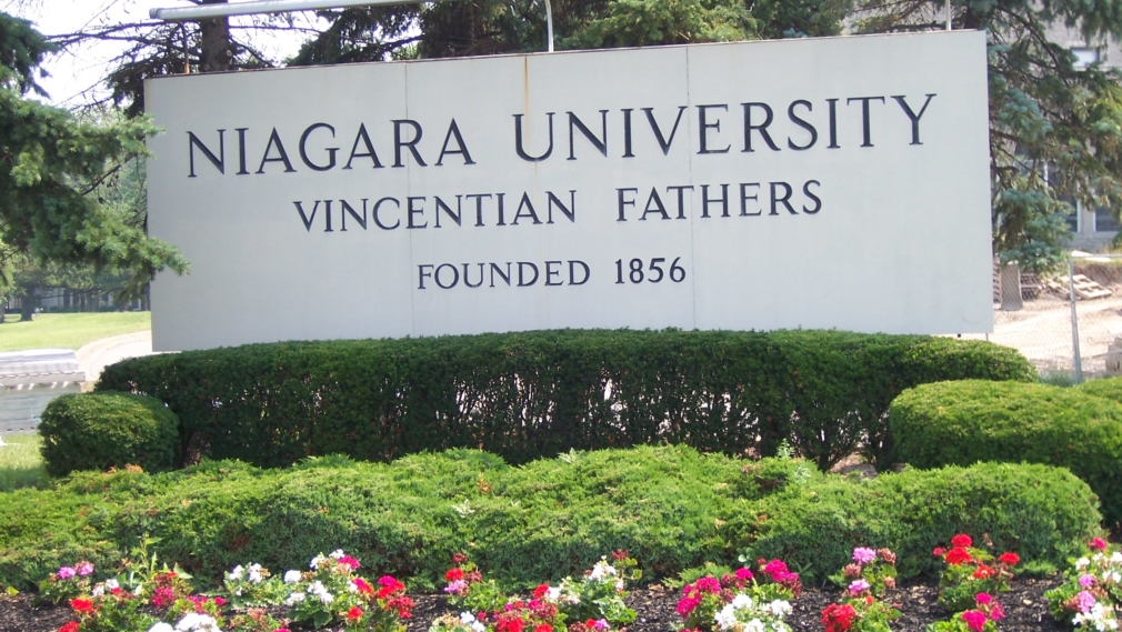 Niagara_University_sign